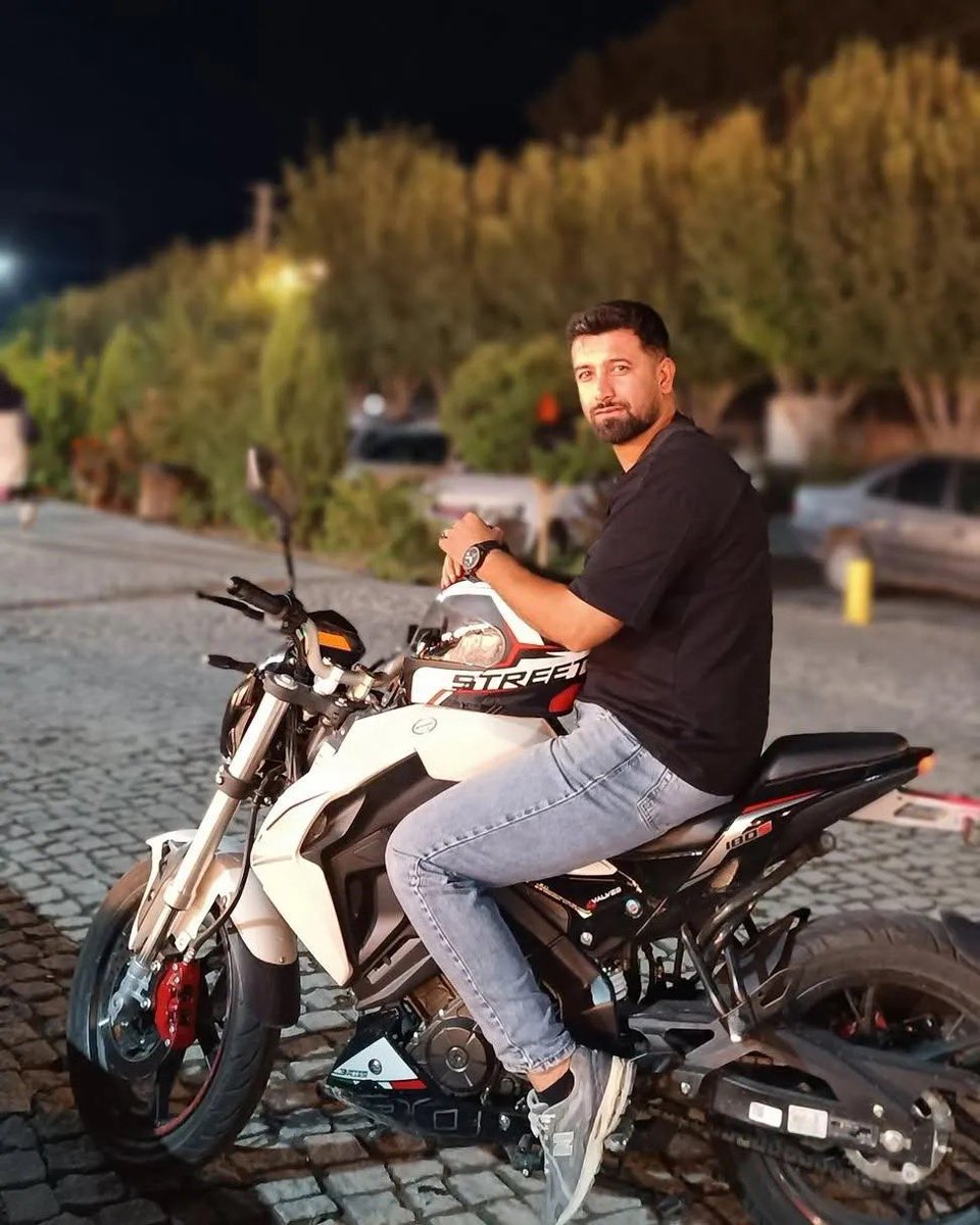 Say his name:
Reza Sheikh Barani, 32,
a barber.
Killed in the protests in Karaj—shot in the head with live ammunition. 😭💚
We neither forgive nor forget.

#IranMassacre 
#IranRevolution2026 
#DigitalBlackoutlran