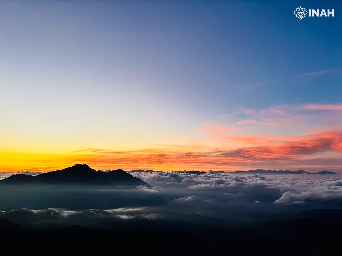 Del océano a las nubes: la Sierra Gorda de Querétaro ⛅

¿#SabíasQue, entre un mar de nubes, se elevan rocas de origen marino?

En distintos puntos de la región se han identificado fósiles marinos.

Más en la #FotoDelDíaINAH 👇
inah.gob.mx/foto-del-dia/d…

📸 Pamela de la Paz, #INAH.