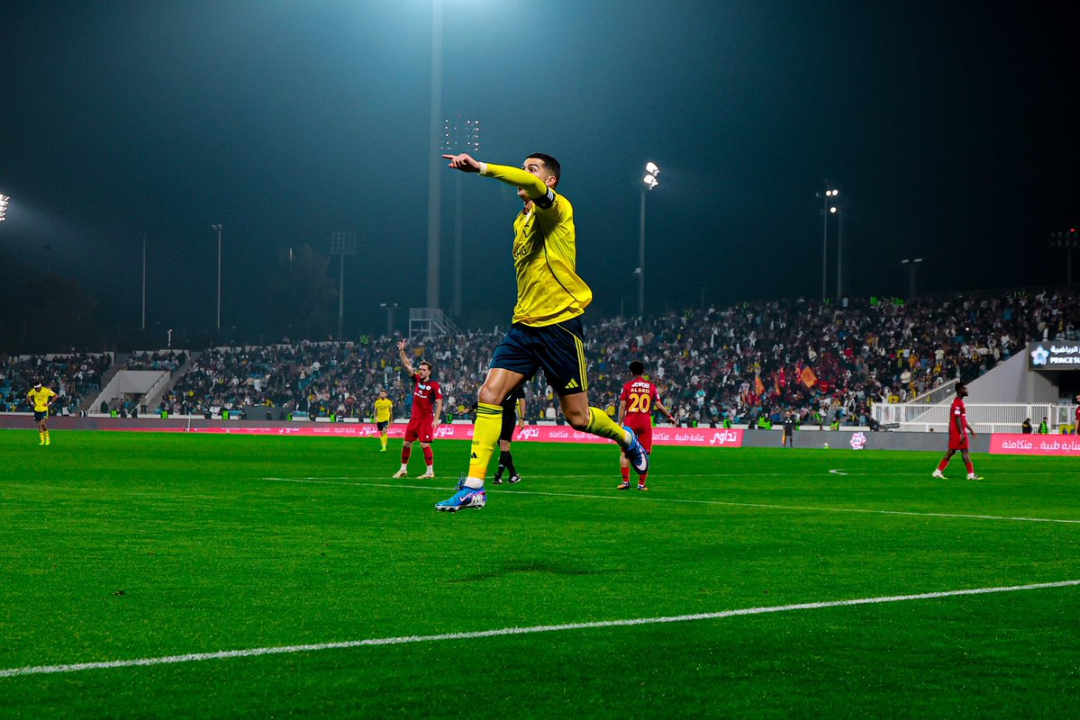 AlNassrFC_EN's tweet image. Presence of greatness, joy of the lead. 💛