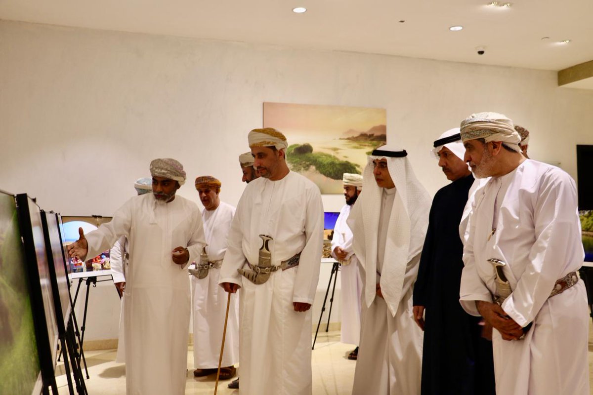 SL5SL's tweet image. خلال مشاركتي في فعاليات الملتقى الصحفي الاقتصادي بسلطنة #عُمان ، تشرفتُ بالتكريم من سعادة محافظ شمال الباطنة الأستاذ محمد بن سليمان الكندي، وسعادة رئيس #جمعية_الصحفيين_العمانية الدكتور محمد العريمي، فشكرا لهما على الدعوة الكريمة وحفاوة الاستقبال وكرم الضيافة.