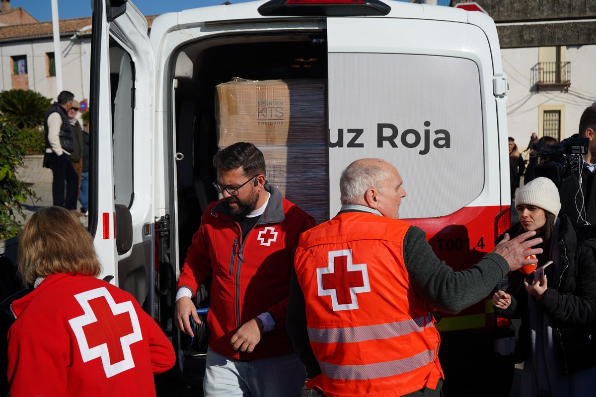 Actualización de nuestra intervención en Adamuz: hasta esta hora, hemos atendido a 585 personas, activando a 213 profesionales técnicos y personas voluntarias. La mayoría de las intervenciones son de apoyo psicológico a las familias de las víctimas, tarea que continuamos