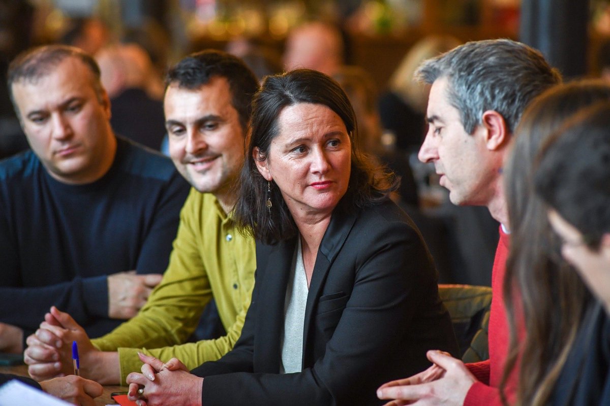 🧶 Bienvenue à Nantes, cher <a href="/Francois_Ruffin/">François Ruffin</a>.
Nous avons ce matin rencontré les salariés d’une entreprise d’insertion dans les métiers de la propreté, l’occasion d’échanger sur leurs conditions de travail et celles de tous les travailleurs essentiels.