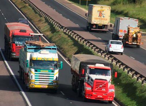 NP__Oficial's tweet image. 🚨 Atenção l Sem aviso prévio, PRF alerta para riscos em caminhada de Nikolas Ferreira

Sem interdições de vias, parlamentares e apoiadores podem sofrer acidente com uma carreta ou ônibus