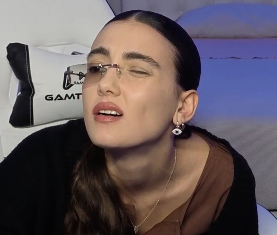 the art                                       the artist