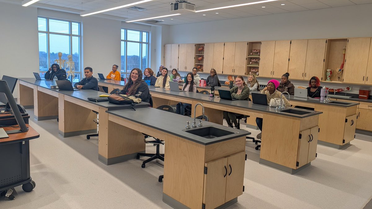 NashvilleState's tweet photo. Our Clarksville Falcons are spending their first week inside the new Clarksville campus building. While we settle into this new space, crews are working to complete additional features in the building. At the same time, a renovation of the original campus facility is underway. https://t.co/eQ5LIWqn0n