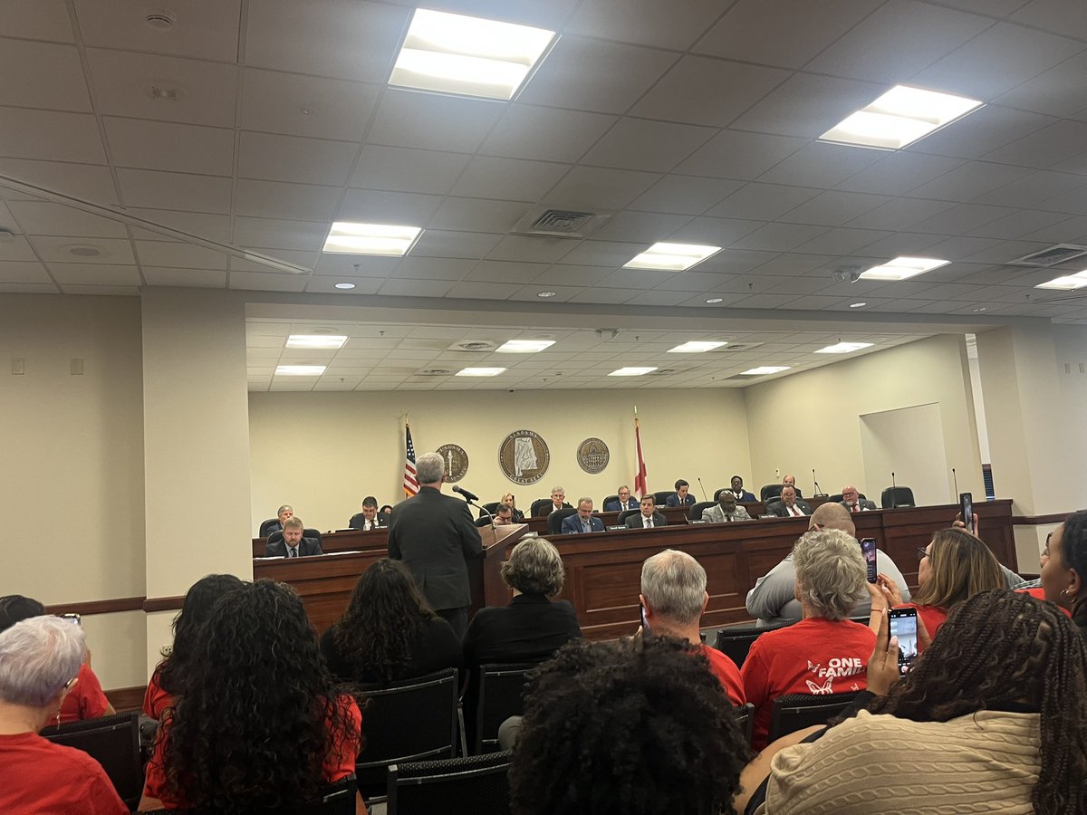 Robyn Hyden tweet media