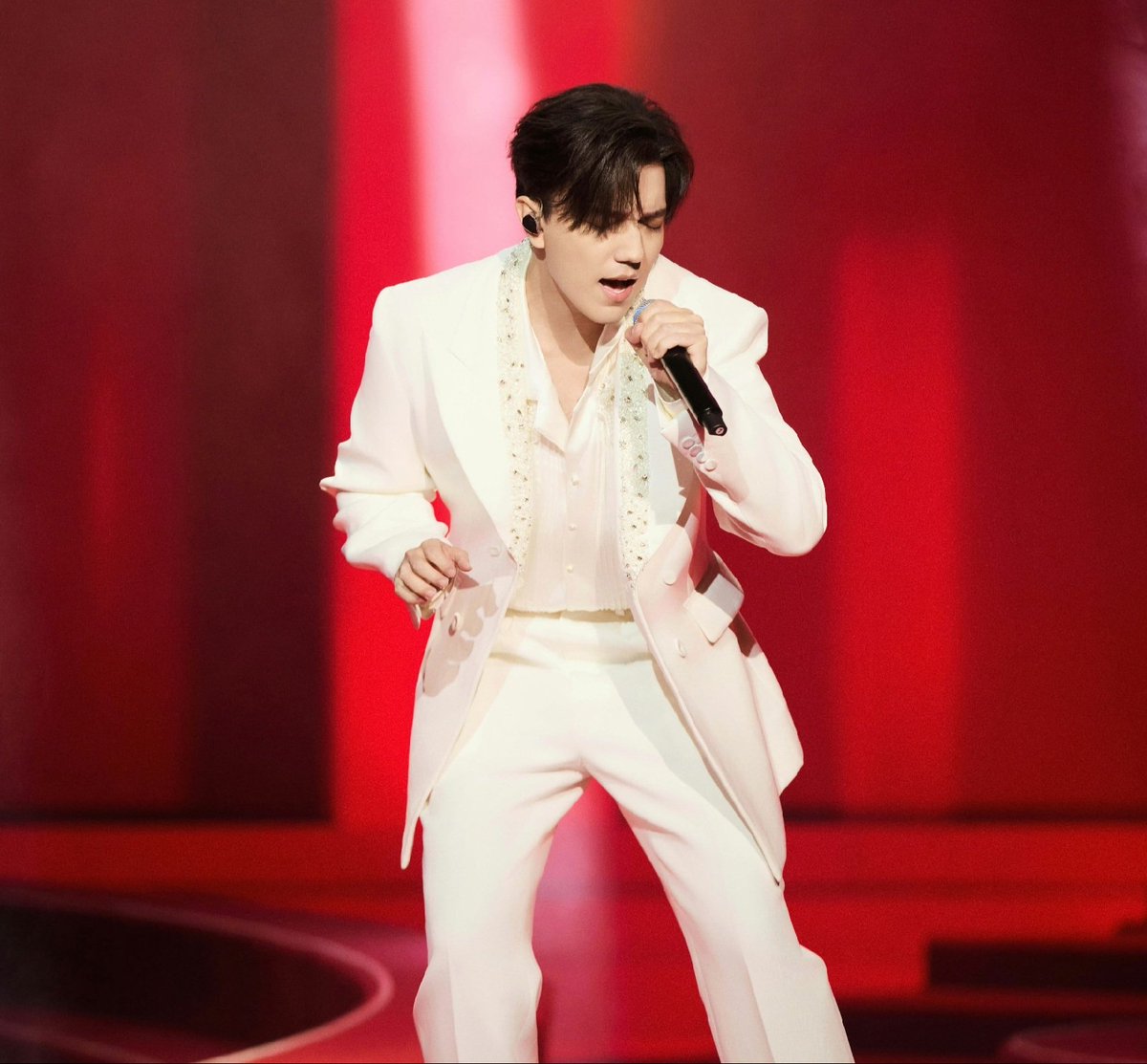 Dear1Dq's tweet image. Димаш - это новая эра в музыке . Гениальный Артист всегда восхищает своими новыми музыкальными идеями 
🎼 🔥 🎼 
FIRE FOR THE GRAMMYS 
Dimash Qudaibergen 

#DimashFireOnGlobalSpin