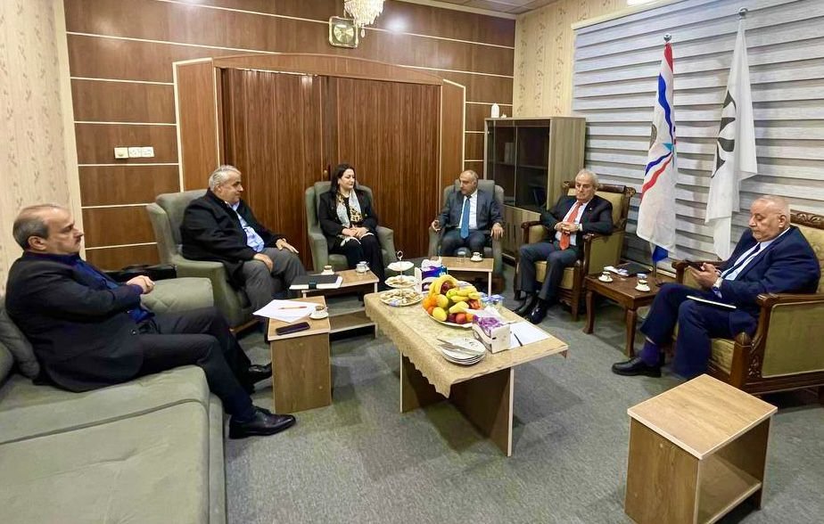 أحزابنا القومية تجتمع في اربيل - عنكاوا.
ناقشوا الأوضاع في سوريا وأكدوا المضي قدماً نحو عقد المؤتمر القومي.

عُقد اليوم الثلاثاء الموافق 21 كانون الثاني 2026 في اربيل اجتماعٌ سياسيٌّ قوميٌّ ضمّ رؤساء كلٍّ من حزب اتحاد بيث نهرين الوطني ، والحزب الوطني الآشوري (مستضيف الاجتماع)، و