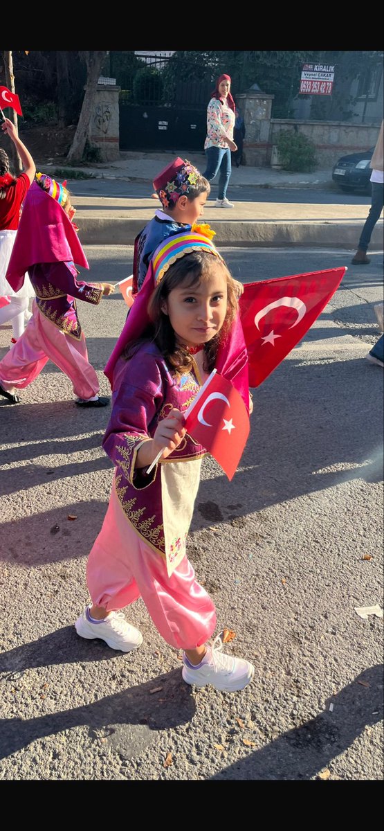 Bayrak kimliktir,kalbimize kazınmıştır❤️❤️