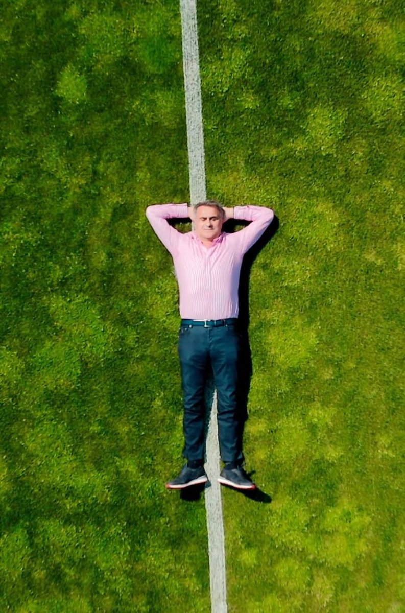 ortaokulda yanımızda oturan kız sırayı ikiye bölünce picligine bizim kalemlik