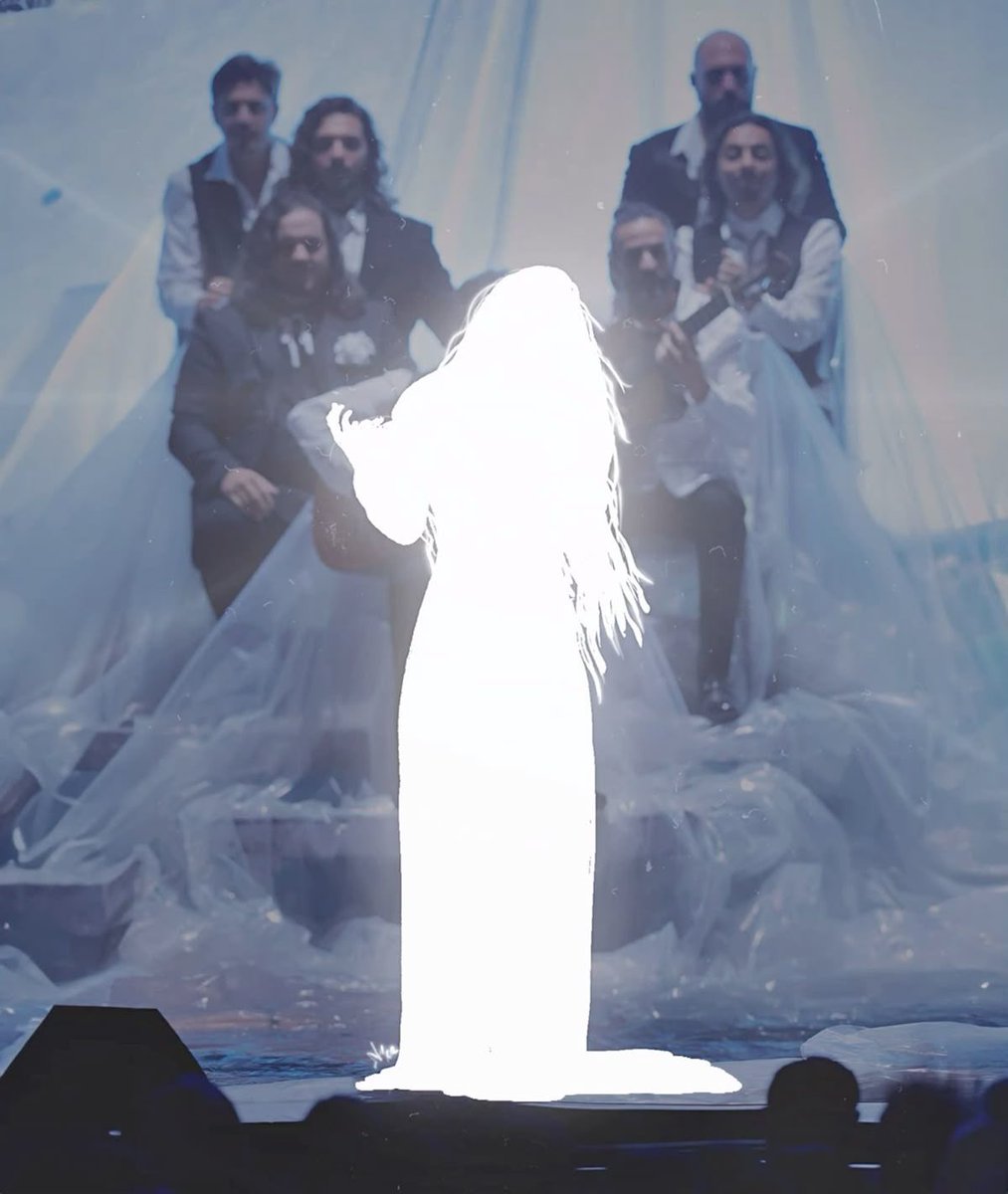 rodrimotopaii's tweet image. SINGER ROSALIA      PERFORMER ROSALIA