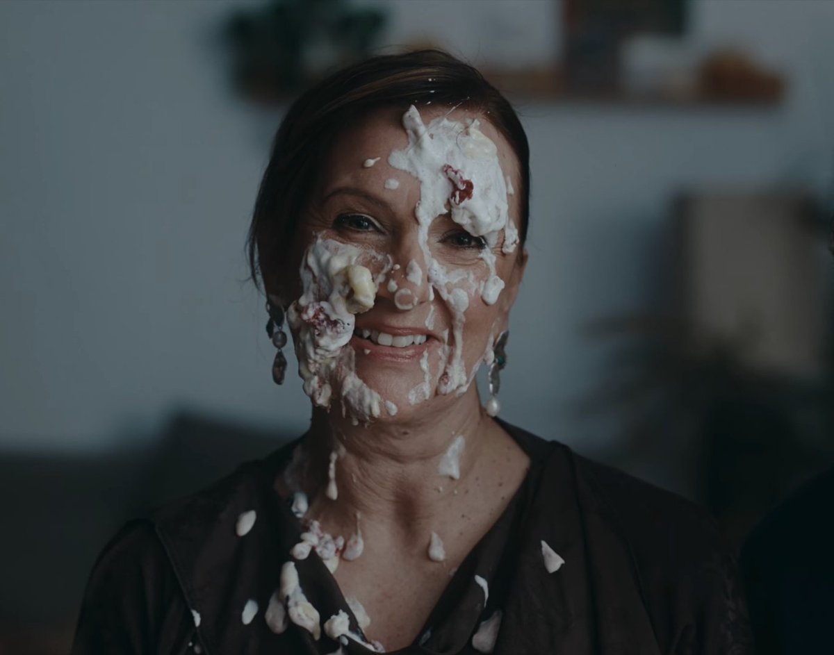 kittenlouis91_'s tweet image. #cakegate