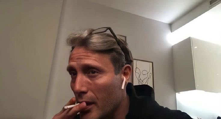 mads mikkelsen smoking appreciation post