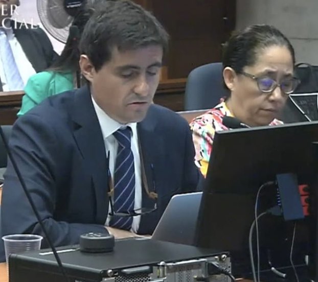 ClaudioCrespoG's tweet image. El fiscal Francisco Ledezma Cerda de la @FiscaliadeChile, quien trabaja directamente con Chong y que me persiguió en los 2  juicios que fui absuelto, es mucho peor que la misma Chong, mentiroso y sucio para perseguir a los @Carabdechile 
Hoy postula a ser fiscal supraterritorial…