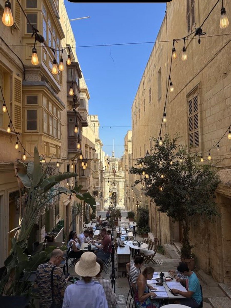 CaffeSatoshi's tweet image. This is why I love (and love in) Malta