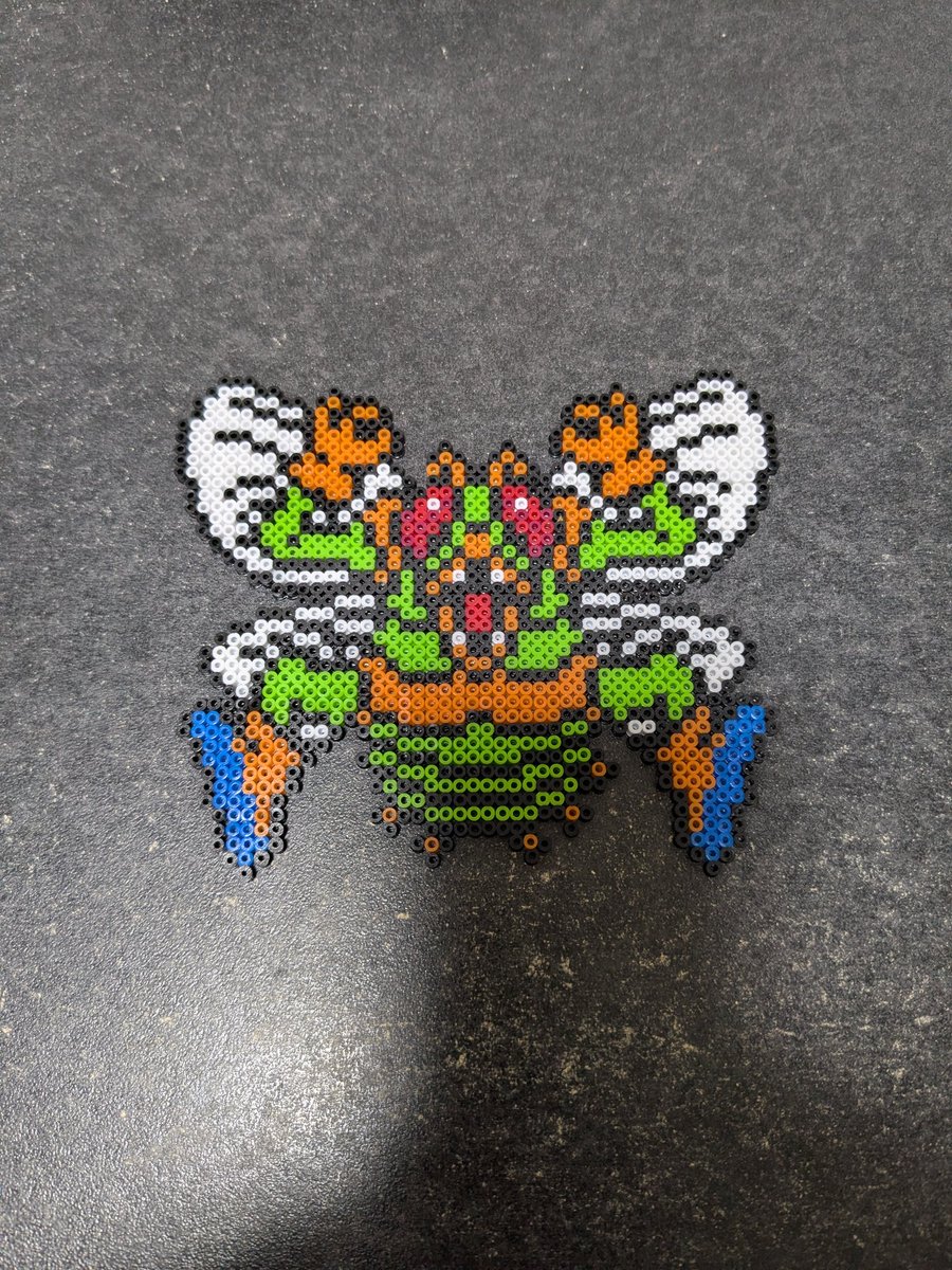 Shingu629's tweet image. 『#ドラゴンクエスト4』より
はえおとこです。
中々作り応えがありました！
#アイロンビーズ　#レトロゲーム
#ファミコン　#エニックス