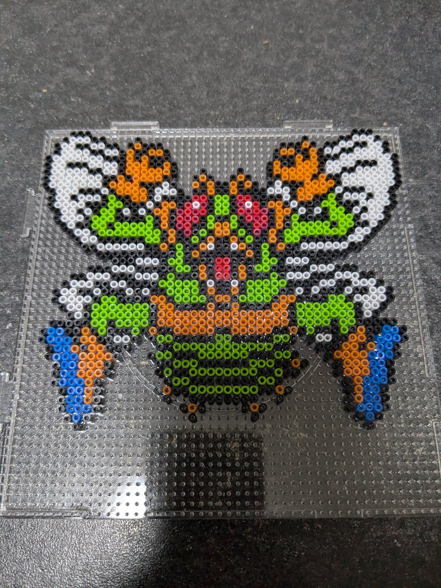 Shingu629's tweet image. 『#ドラゴンクエスト4』より
はえおとこです。
中々作り応えがありました！
#アイロンビーズ　#レトロゲーム
#ファミコン　#エニックス