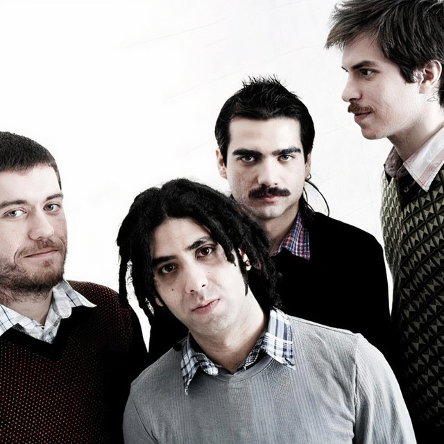 Çilekeş geri dönüyor!

Ali Güçlü Şimşek, Çilekeş’in uzun bir aranın ardından özel ve kapsamlı bir konserle geri döneceğini açıkladı. Şimşek, Gülşah Güray ve Kanat Atkaya’nın sunduğu Jack Talks programında grubun 2026 yılında 21. yılına özel olarak büyük bir konser planladıklarını