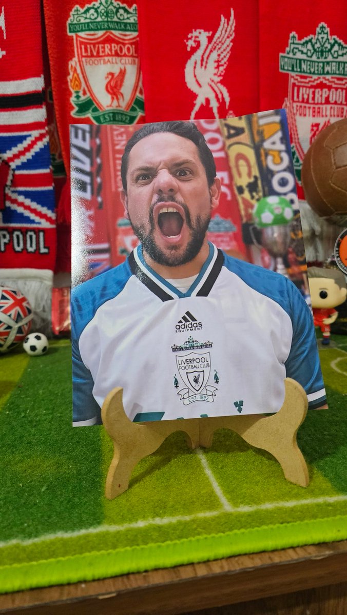 cuartoderaulito's tweet image. Saludos @PepedelBosque y @MajolaB 🔥🔥🔥 YOULL NEVER WALK ALONE
#BenditaChampions