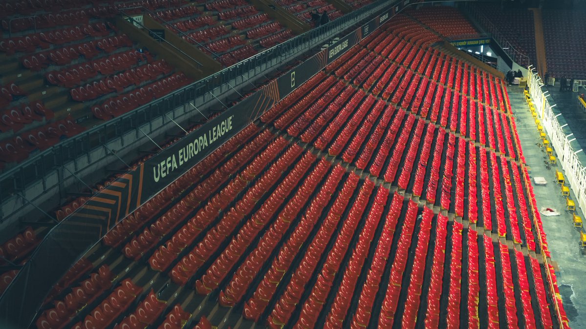 gencfborg's tweet image. EN KIYMETLİMİZ,
TEK VAZGEÇİLMEZİMİZ! 🇹🇷 

Uefa Avrupa Ligi’nde Aston Villa karşılaşması öncesinde Şükrü Saraçoğlu’nda tüm koltuklara şanlı Türk Bayrağımızı yerleştirmiş bulunmaktayız.

Maça gelecek olan tüm taraftarlarımızın, sadece koltuklarında yer alan bayrakları temin…