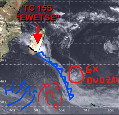 pablomartinsmet's tweet photo. Na imagem de satélite vemos o enterro do Ciclone #Dudzai; Vemos facilmente o sistema emergindo com o sistema frontal logo atrás, sendo assim, o JTWC declarou o sistema como pós-tropical hojee mais cedo (finalmente) https://t.co/LBKRUZlc8Z