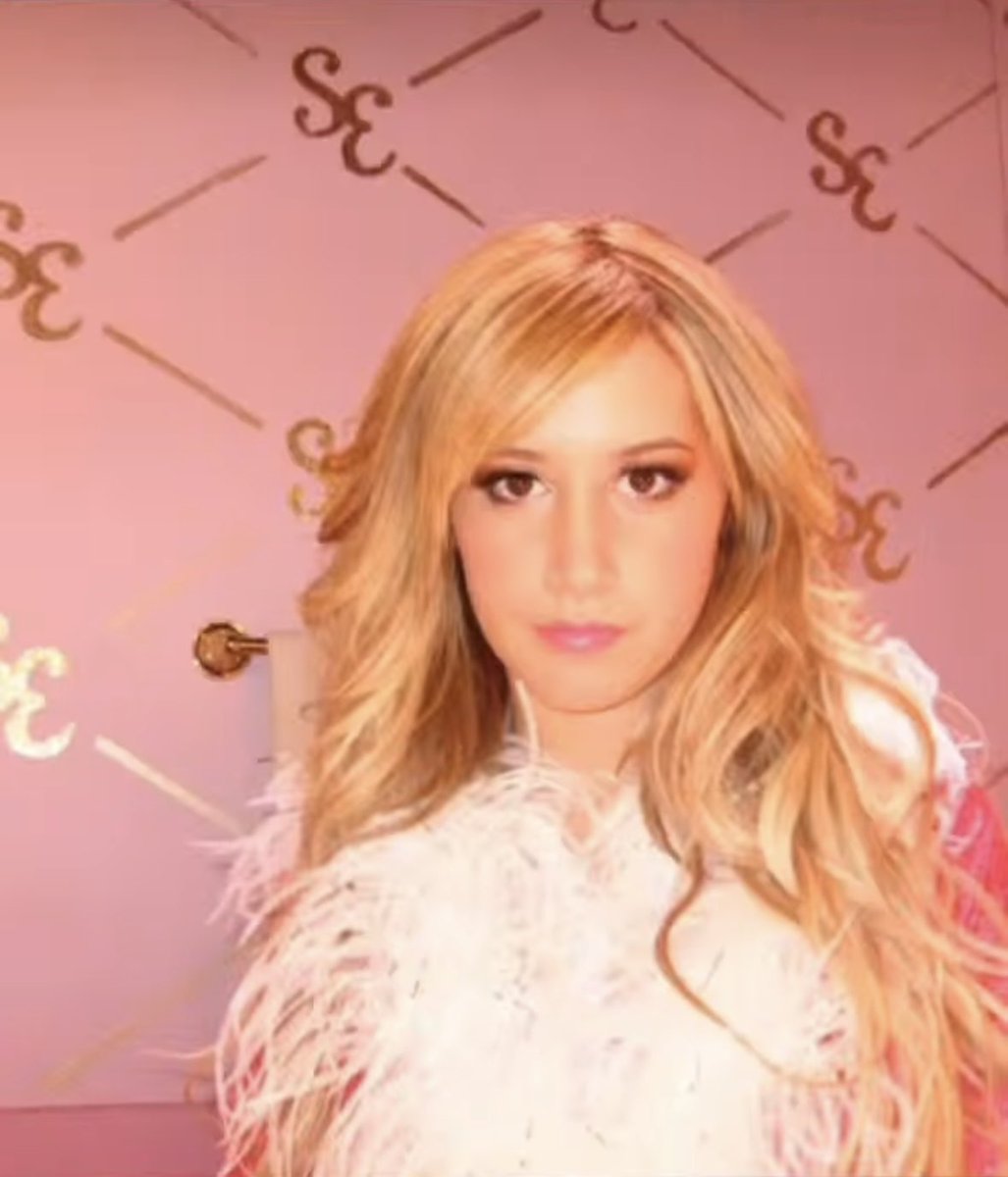 hsmfancIub's tweet image. miss sharpay evans. 💖