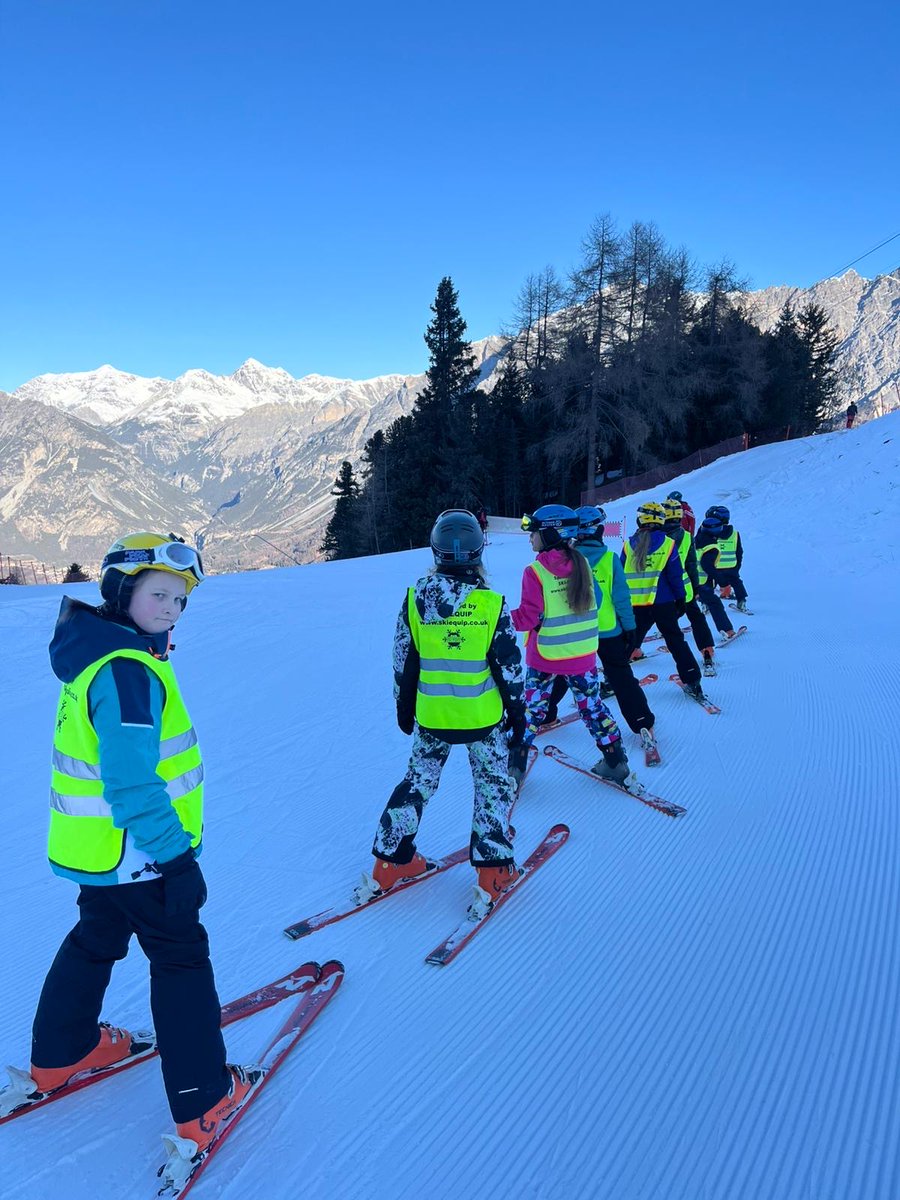 Miss Jones tweet media