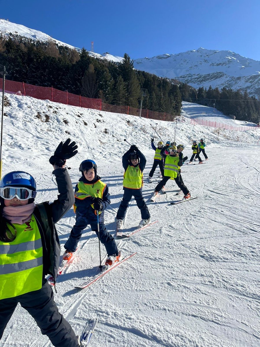 Miss Jones tweet media