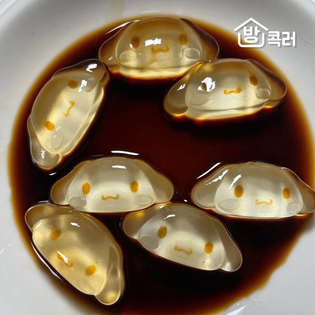 sweetxdessert's tweet image. Cinnamoroll raindrop cakes