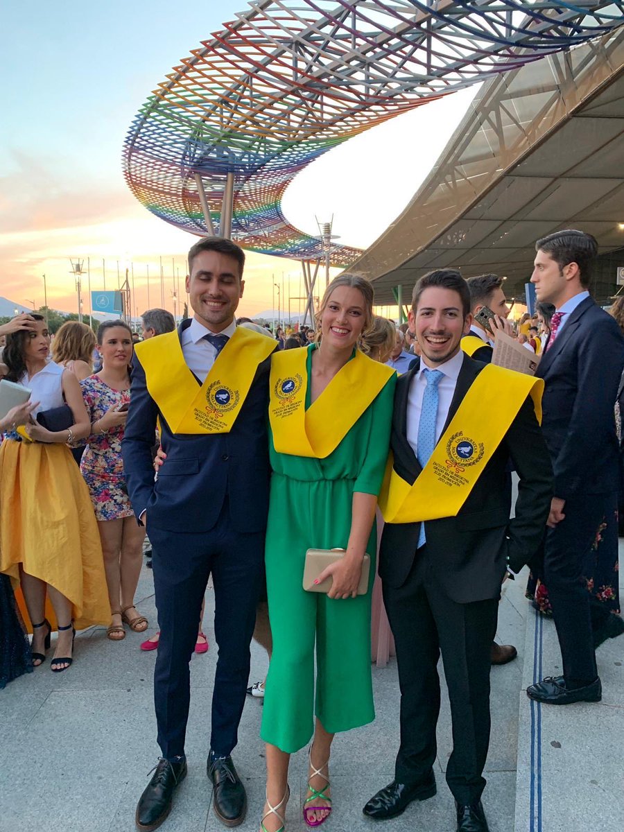 Todos con el alma rota desde el domingo. 

Nos has dejado demasiado pronto.
Yo, personalmente, solo puedo estar agradecida por haber crecido a tu lado desde el instituto, por haber compartido tantas experiencias y por haber aprendido tanto de ti. 

Te quiero y admiro, amigo.