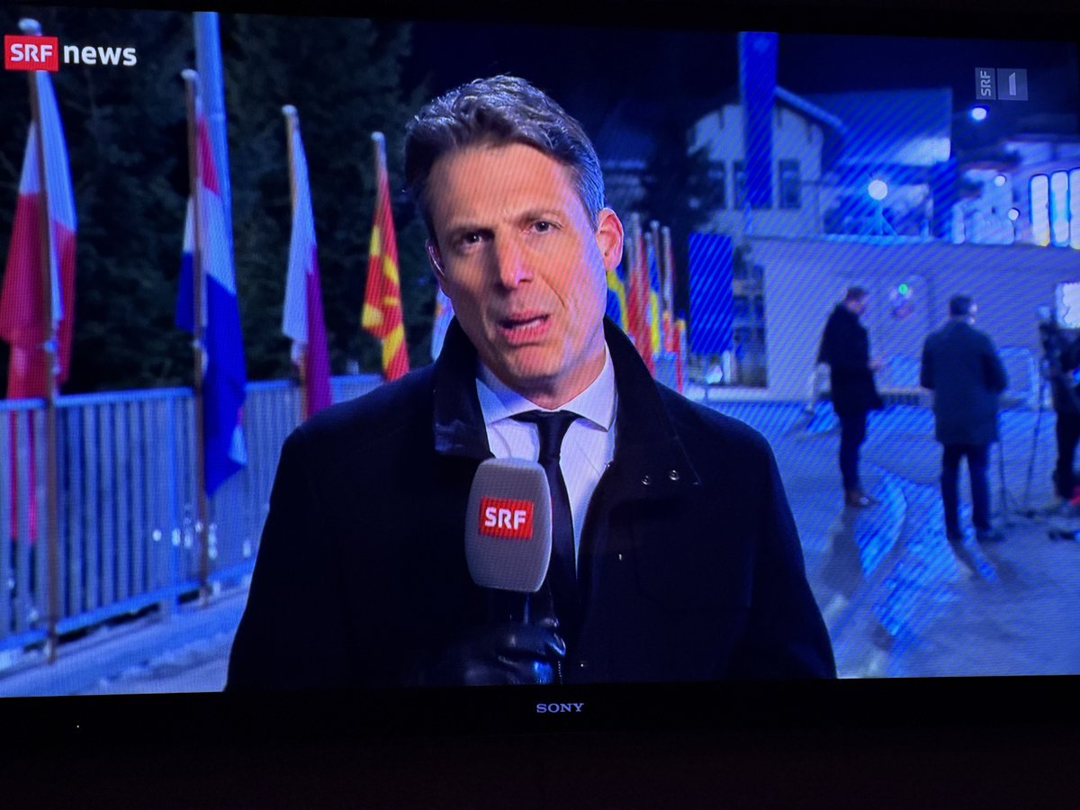 Er mag Trump offenbar gar nicht. Seine Meinung ist diesem wohl aber egal. ⁦<a href="/SRF/">SRF</a>⁩ <a href="/tobeoldsucks/">Jürg «der Fuetsch» Mösli</a>