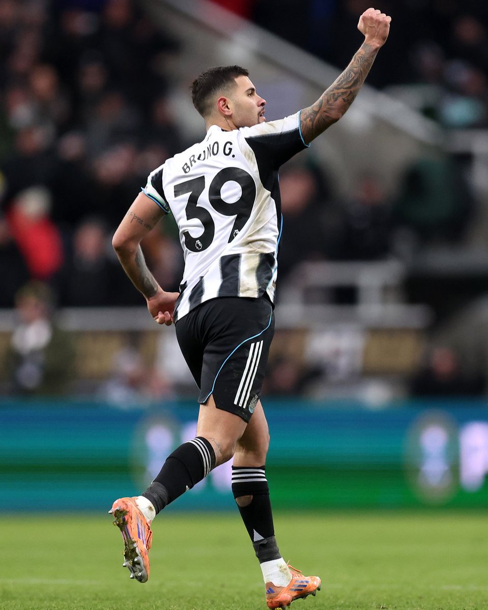 StevieG_0918's tweet photo. Newcastle signed Bruno 4 years ago, in Janurary 2022.. ✈️

In that time, Newcastle have won ZERO games which he hasnt featured. Let's all hope his injury is a short one.  👀

GET WELL SOON SKIPPER! 🇧🇷

#NJFC ⚫️⚪️ https://t.co/VvXyWU6vnH