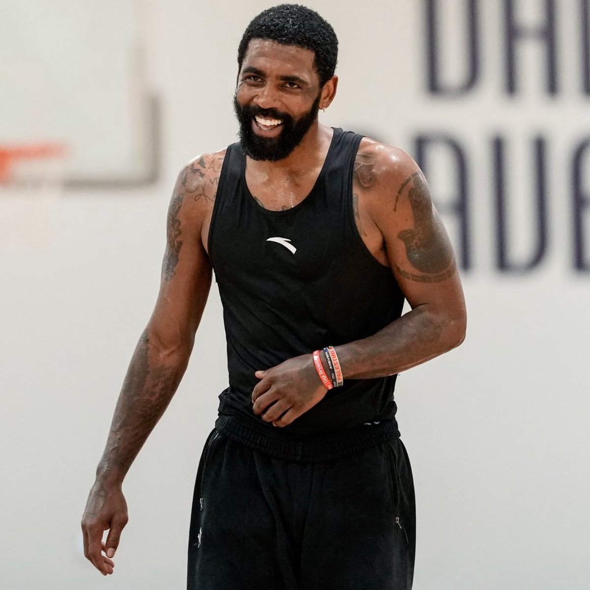 Kyrie Center tweet media
