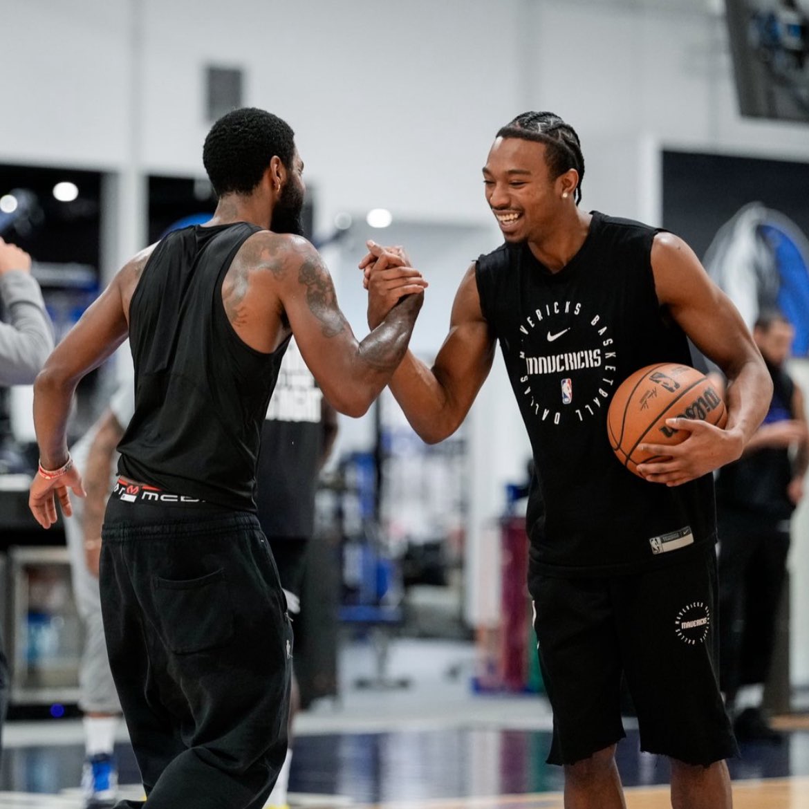 Kyrie Center tweet media