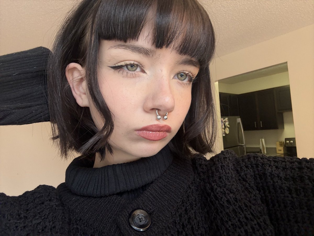 doll 𝜗𝜚 tweet media