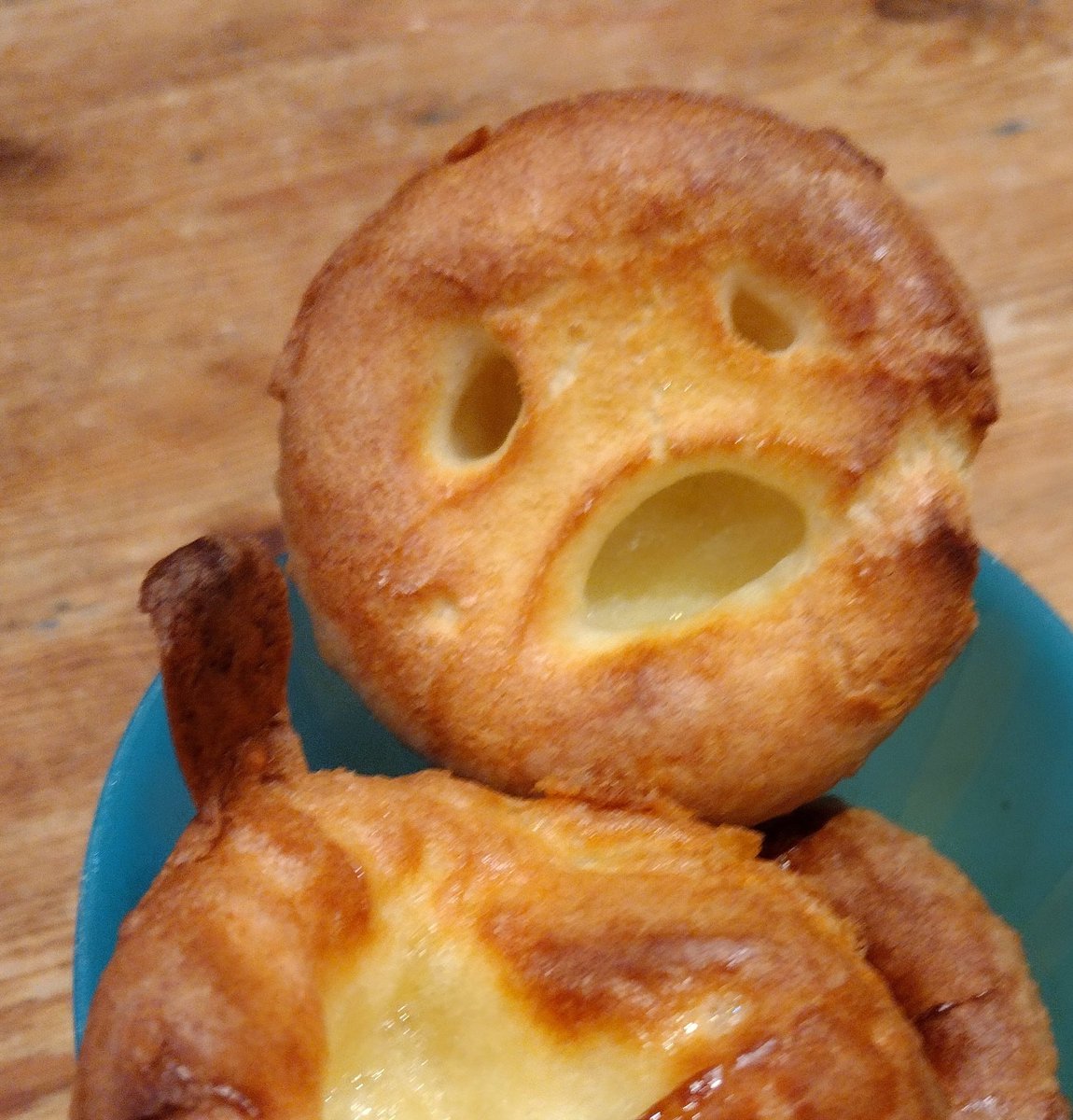 WakefieldJo's tweet photo. @JohnDonoghue64 I baked his friend, the world's saddest Yorkshire pudding https://t.co/ZAK8h1ZtqB
