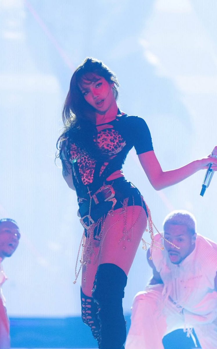 wokeupfutw's tweet image. 🥵