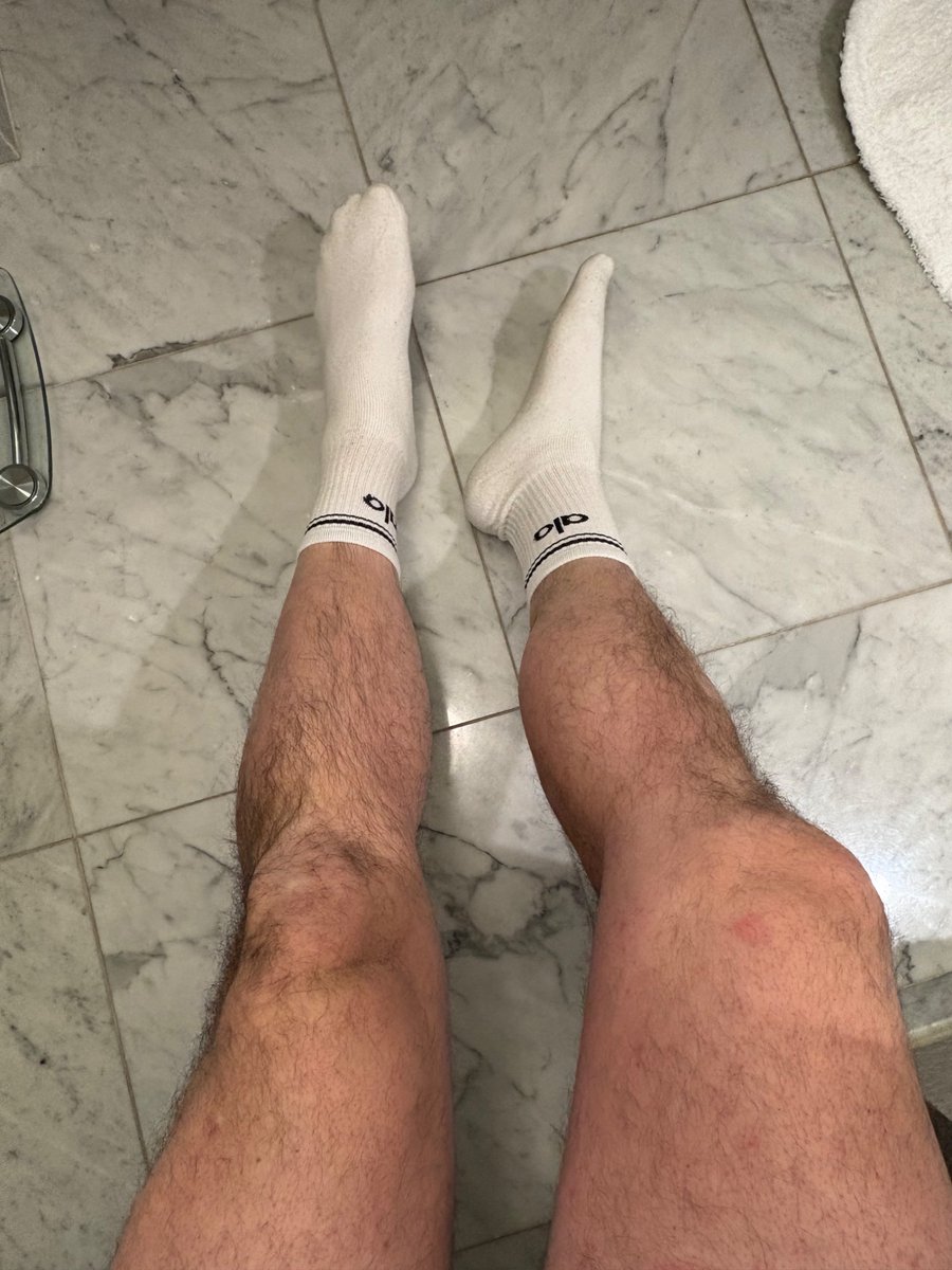 Nikesocksbro tweet media