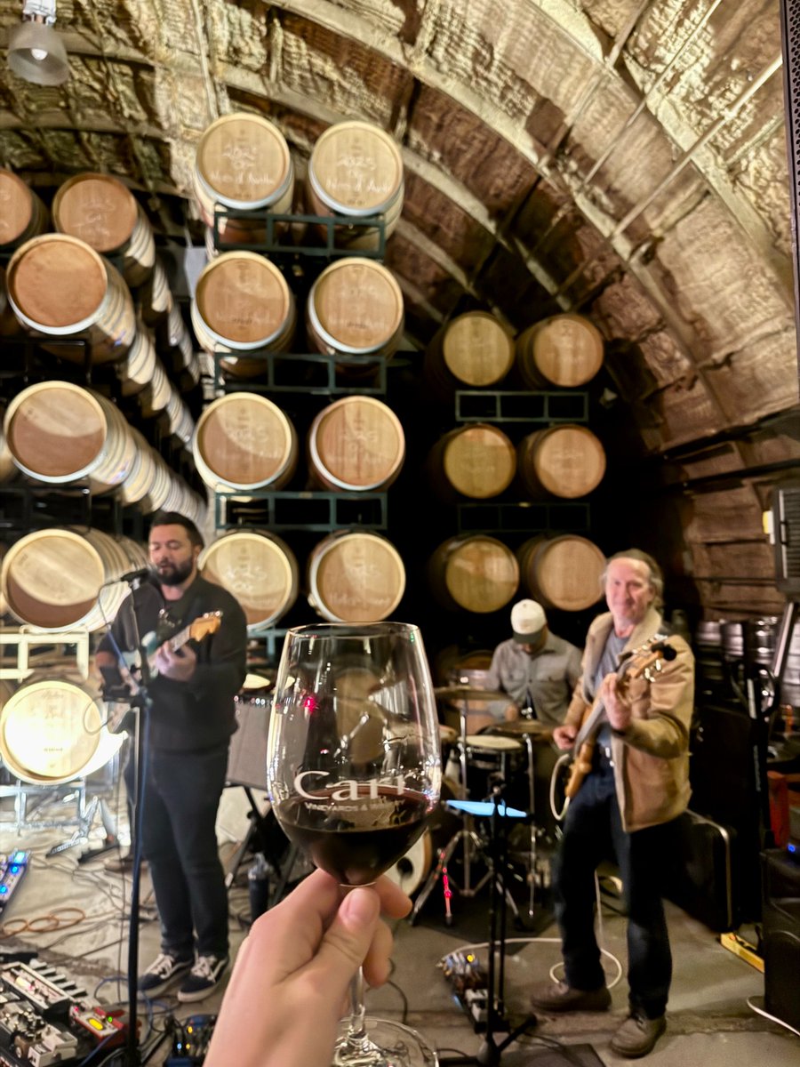 Carr Winery tweet media