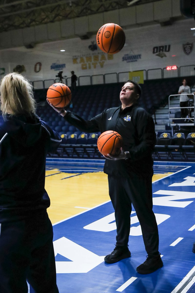 KCRoosWBB's tweet image. Game days 🤝 Birthdays🎉 Roo fans help us wish Assistant Coach, Stacy Stephens a happy birthday. Enjoy your day Coach Stevo!

#RooUp #FIREBACK