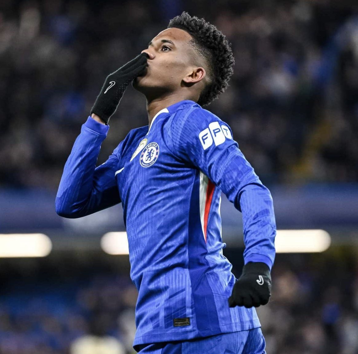 _ChelseaArg_'s tweet image. Estevao debe de entrar en el segundo tiempo.