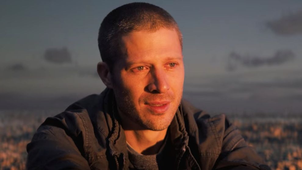 Following EVIL DEAD BURN this year, another brand new EVIL DEAD movie is on the way from director Francis Galluppi.

Zach Gilford, Charlotte Hope, Jessica McNamee, Josh Helman, Ella Newton, Ella Oliphant, and Elizabeth Cullen will star.

No title. No synopsis. For now...