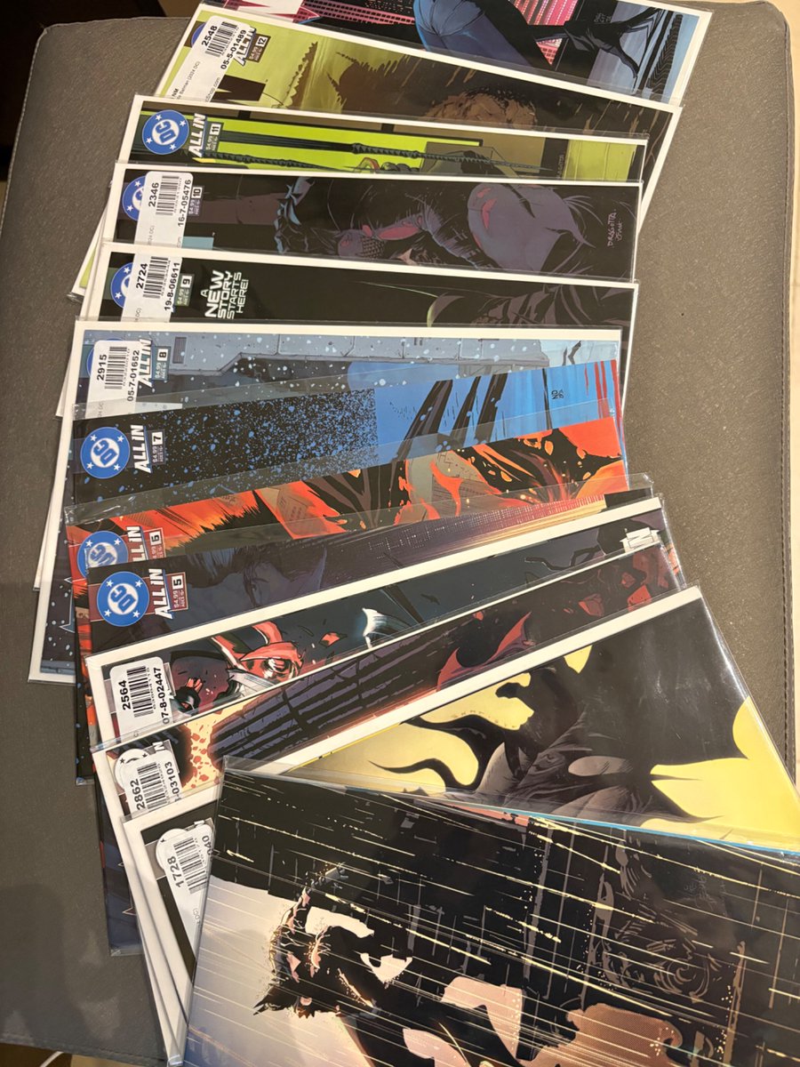 djprobert's tweet image. Waited until I had lucky 13 issues of #absolutebatman (the rest are on the way @Ssnyder1835 don’t worry)  shoutout to mycomicshop.com many cover options