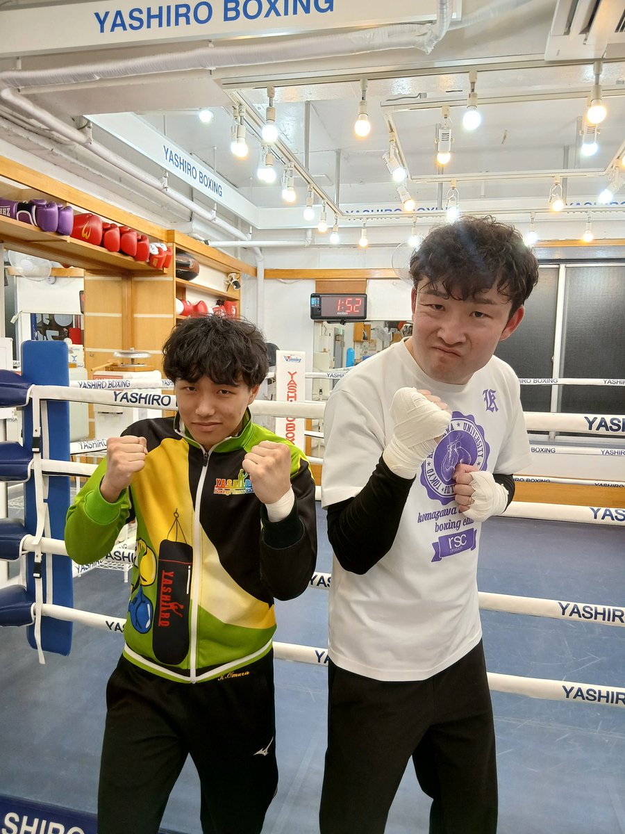 ishibon0917's tweet image. 私がトレーナーをさせていただいている矢代ボクシングフィットネスクラブでトレーニング🥊
ボクシング界のご意見番になりつつある元プロボクサーの河村トレーナー @shi_n_ji_
名門校出身のかなんトレーナーとパシャリ📸
もう全身筋肉痛ですわ💦
年齢を感じるね😂
#ボクシング