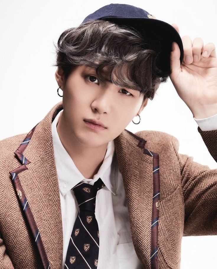 seokjin_updates's tweet image. #JIN (3.41B) becomes the 8th MOST Streamed K-Pop Soloist on Spotify history, surpassing Agust D (3.4B) 👏