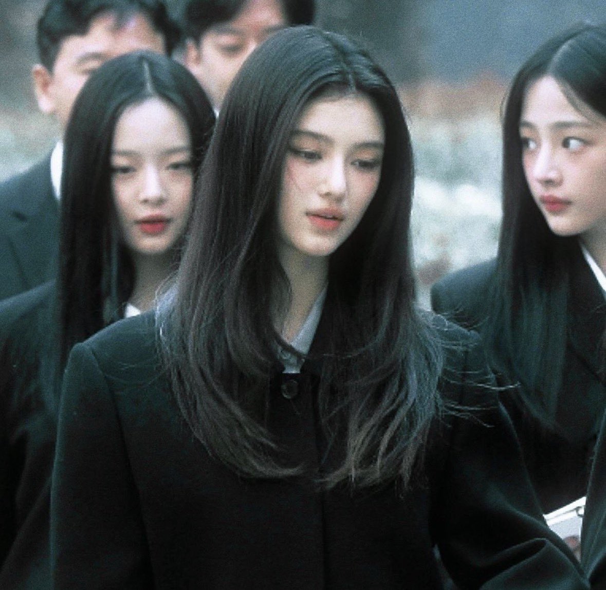 yu___m____s's tweet image. 뱀파이어 자매