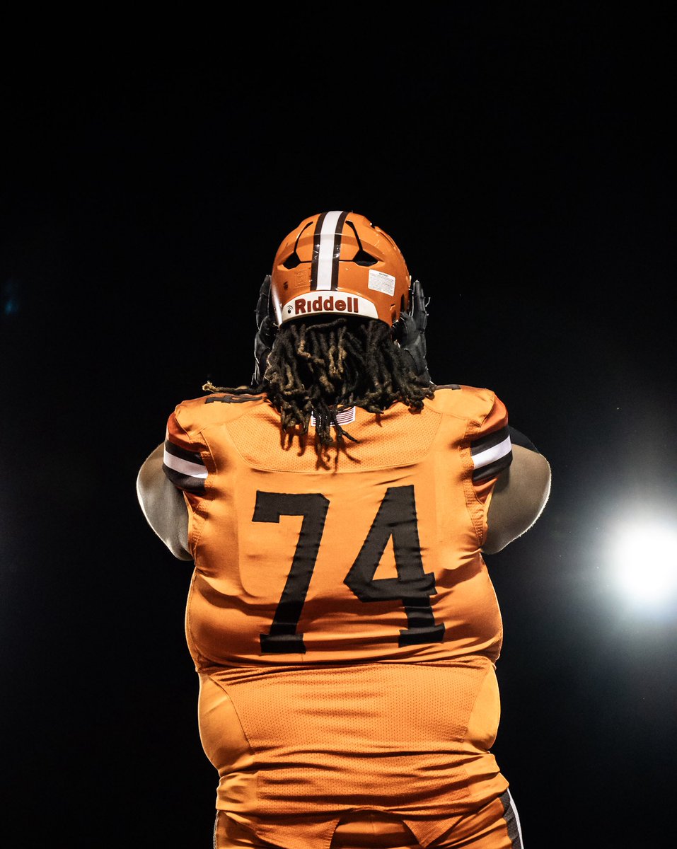 MichaelReuben_'s tweet photo. Class of 2026 looking for a home 
Dline man 
Run stopper one of the best 
I’m hard worker https://t.co/5WxXMPmzb2