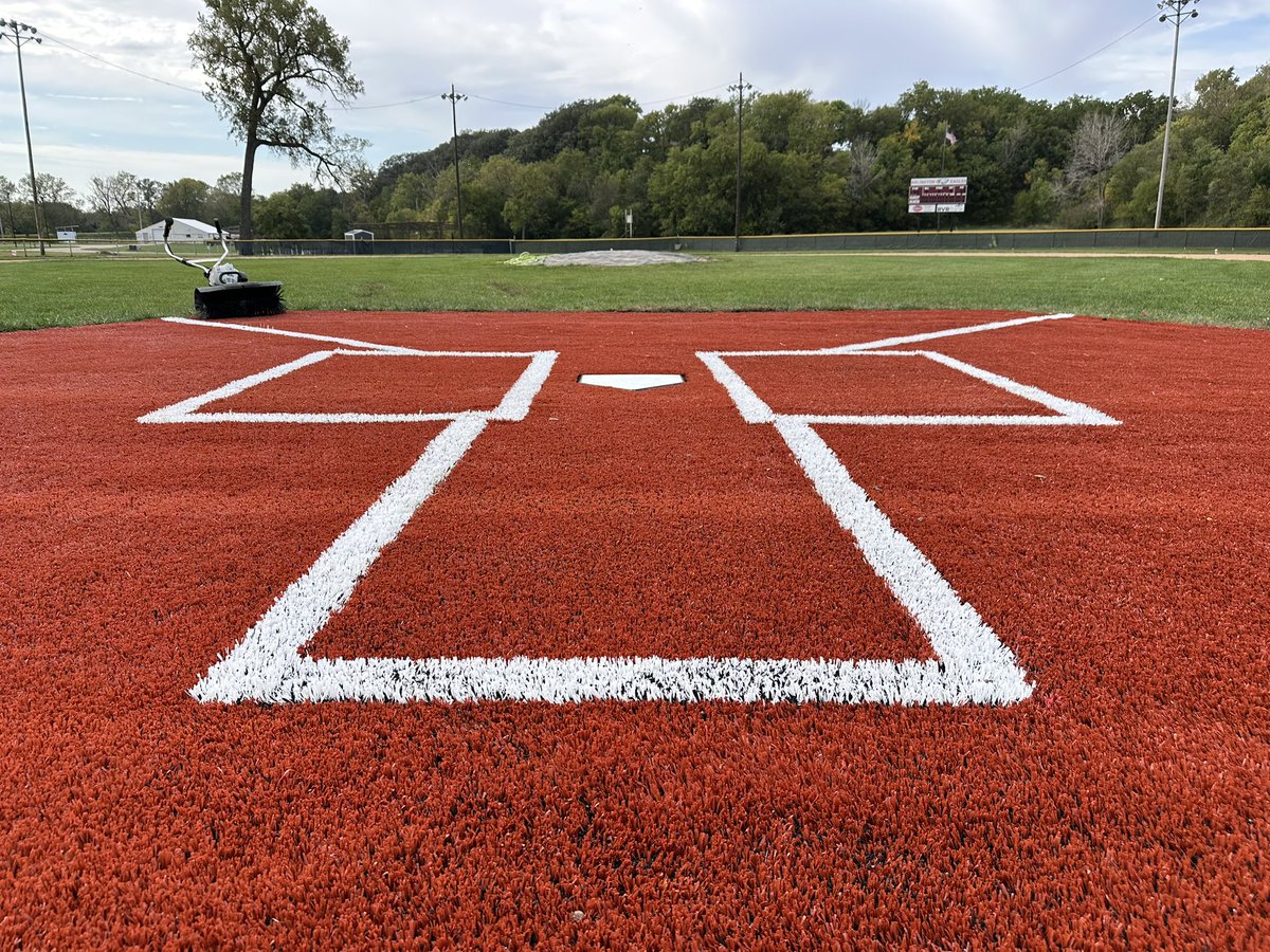 _GroundedTurf's tweet photo. When pride of ownership meets solid teamwork.
Shoutout to Rusty &amp; Ed for their prep work and dedication to this Arlington field. We were glad to provide install of turf and clean up edges &amp; pitchers mound. https://t.co/UygCiQGzpc