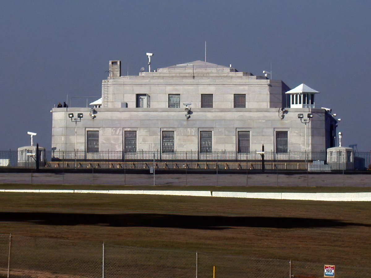 jackunheard's tweet photo. New year, same question. 

What happened to the gold audit at Fort Knox? https://t.co/gQ7hinHrJy