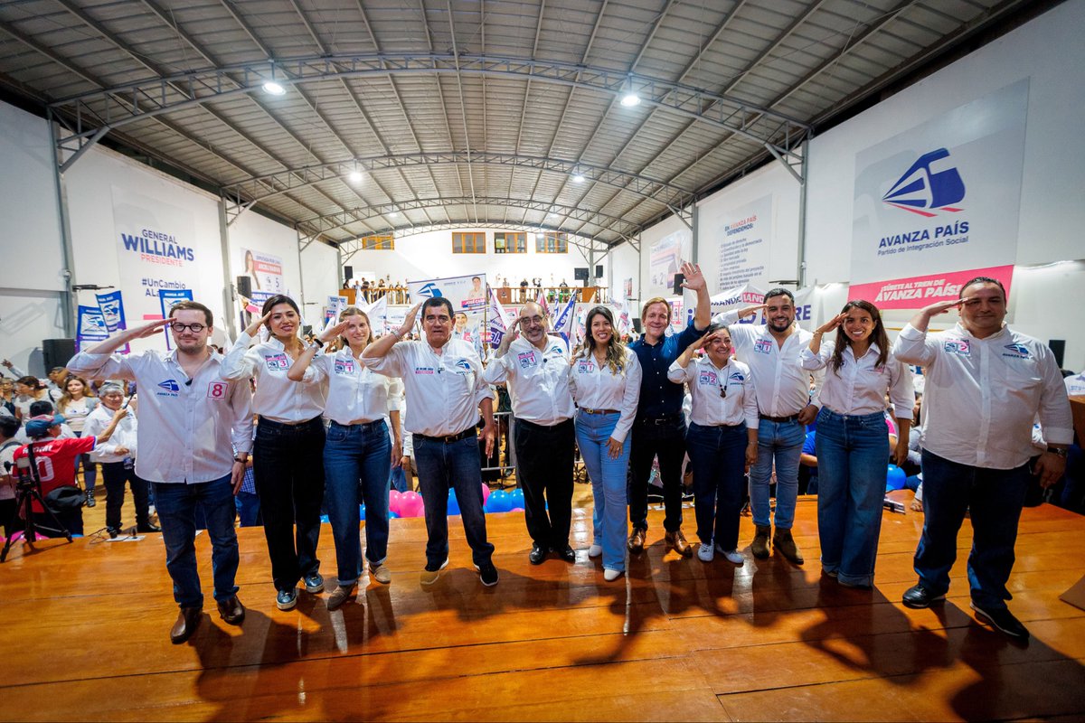 luchoflores_r's tweet photo. Se presentó la Plancha Presidencial de Avanza País, y junto a ello, asumo con responsabilidad mi candidatura como Diputado Nº2 por Lima 🚆🇵🇪
Es momento de RECUPERAR LA LIBERTAD, RECUPERANDO LA SEGURIDAD. 💪🏻
¡Es momento de #UnCambioALaFuerza! 🇵🇪 https://t.co/7knCvnrDrC